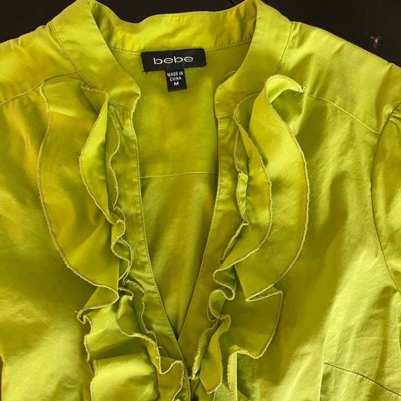 Bebe lime citrus green blouse button up top with belt and ruffles women’s size M - Picture 7 of 12